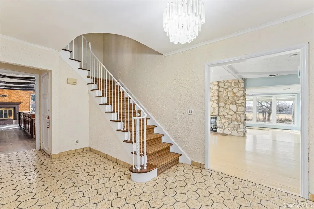 803 Barberry Lane Woodsburgh NY 11598