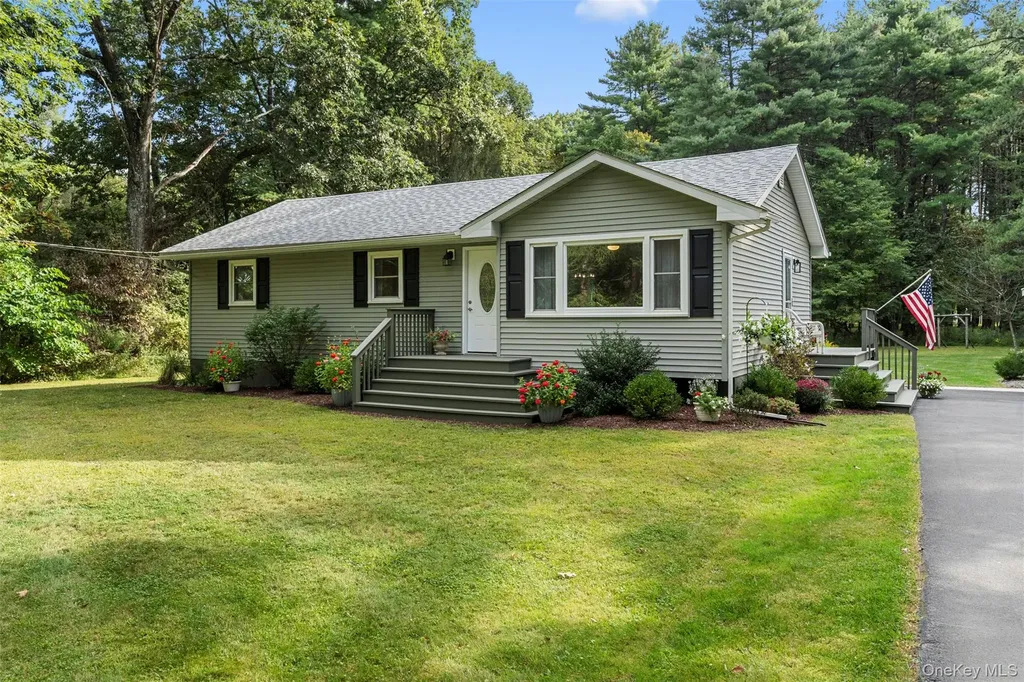 222 Queens Highway Kerhonkson NY 12446