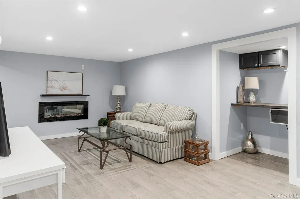 222 Queens Highway Kerhonkson NY 12446