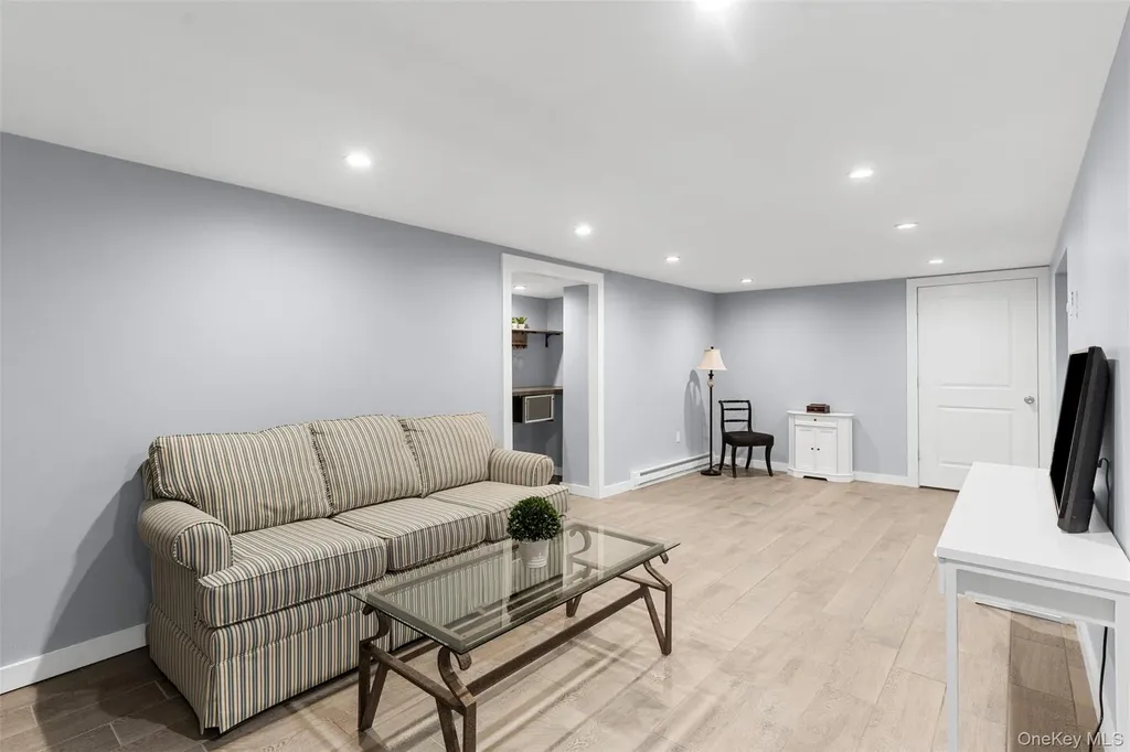 222 Queens Highway Kerhonkson NY 12446
