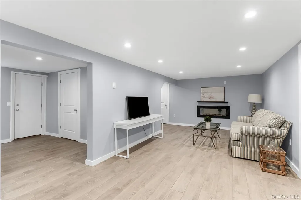 222 Queens Highway Kerhonkson NY 12446