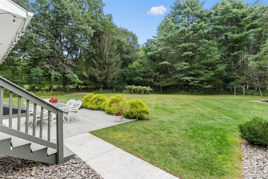 222 Queens Highway Kerhonkson NY 12446