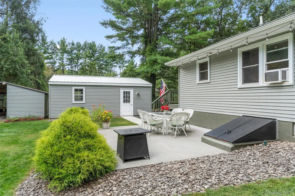 222 Queens Highway Kerhonkson NY 12446