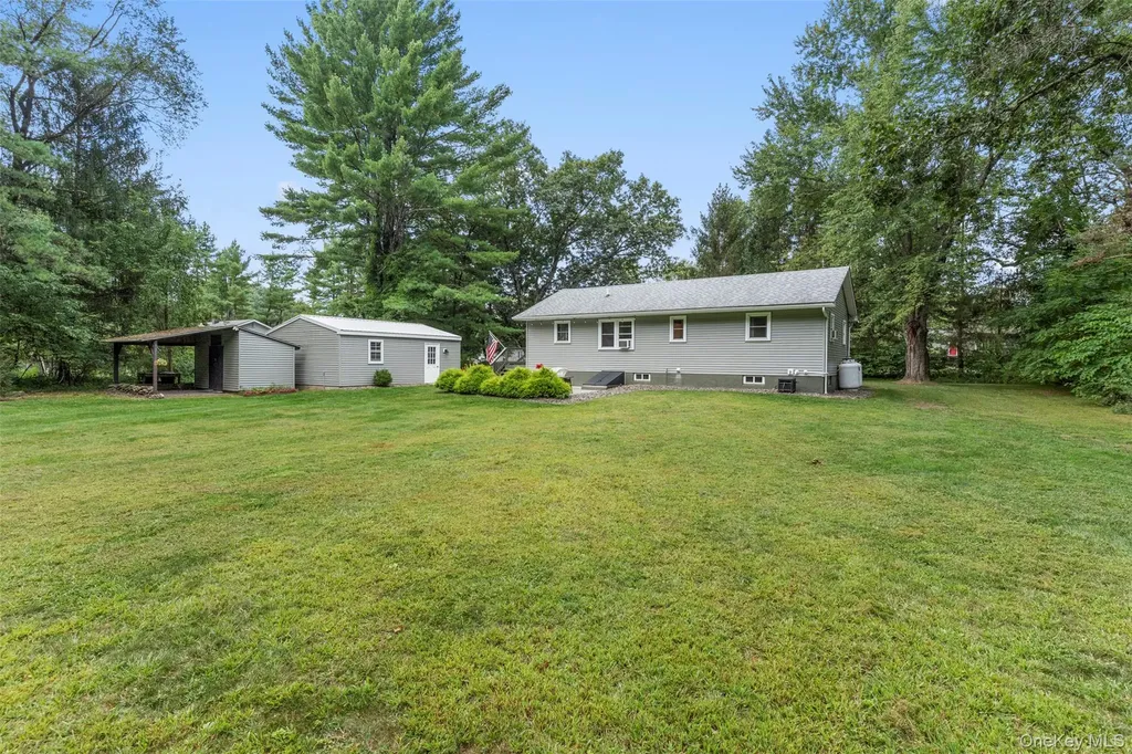 222 Queens Highway Kerhonkson NY 12446