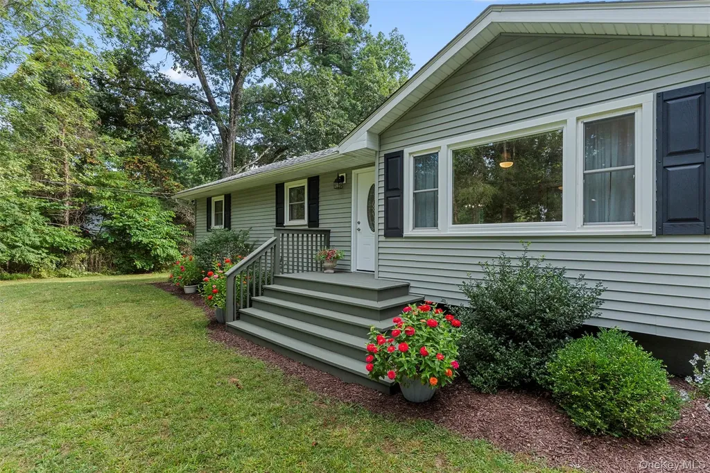 222 Queens Highway Kerhonkson NY 12446