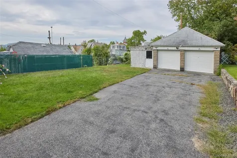 728 Frost Avenue Peekskill NY 10566