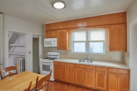 728 Frost Avenue Peekskill NY 10566