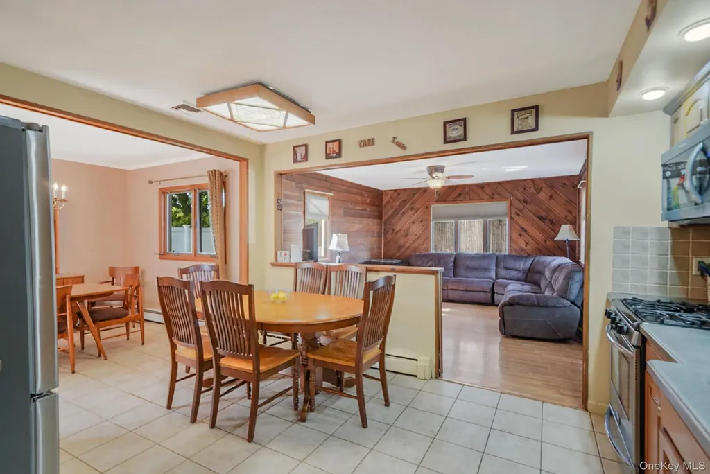 21 Coleridge Road Holbrook NY 11741