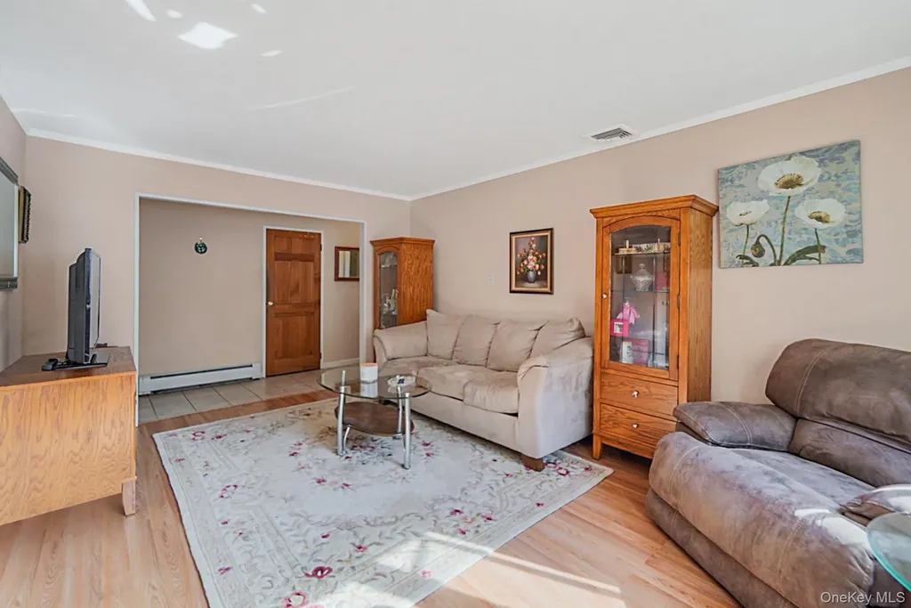 21 Coleridge Road Holbrook NY 11741