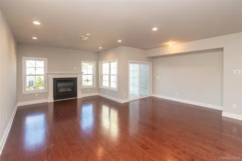 128 Hudson View Terrace Hyde Park NY 12538