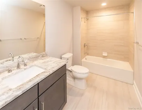 128 Hudson View Terrace Hyde Park NY 12538