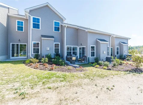 128 Hudson View Terrace Hyde Park NY 12538