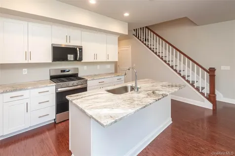 128 Hudson View Terrace Hyde Park NY 12538