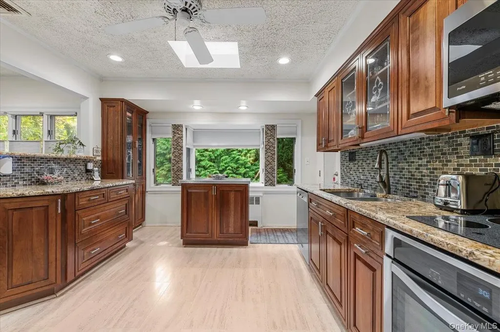 2 Doone Drive Syosset NY 11791