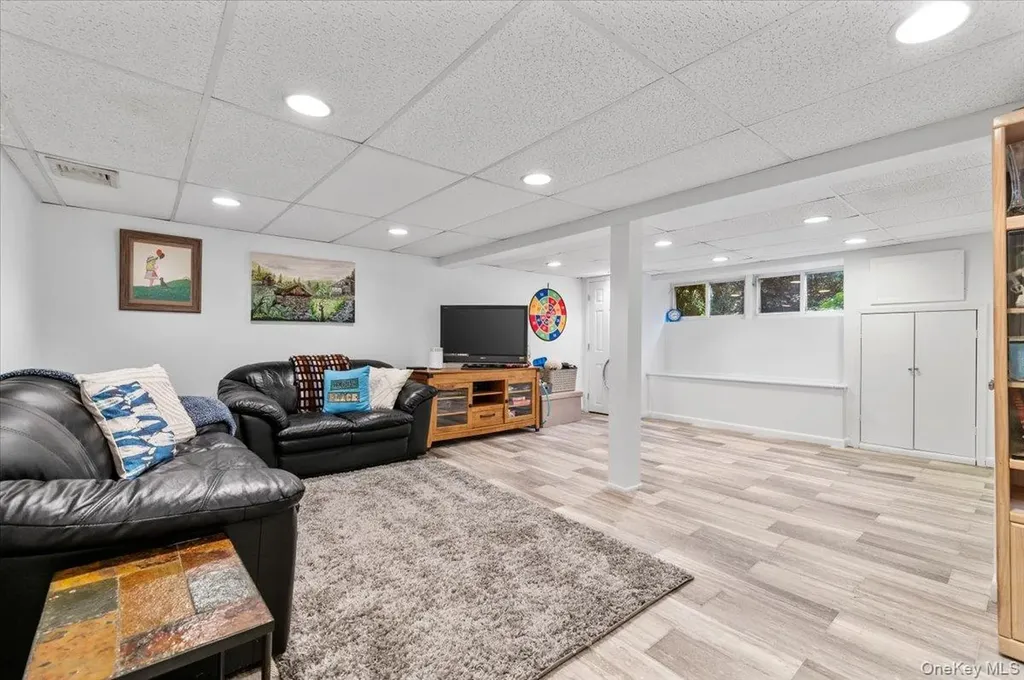 2 Doone Drive Syosset NY 11791