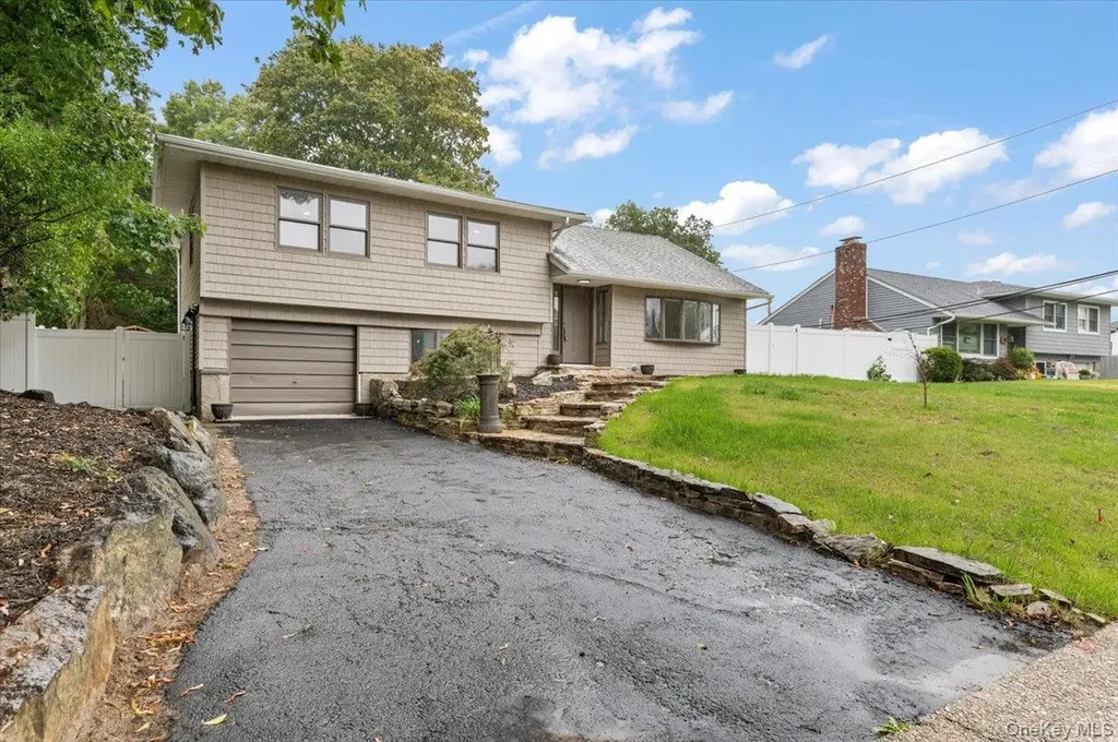 6 Nowick Lane Smithtown NY 11787