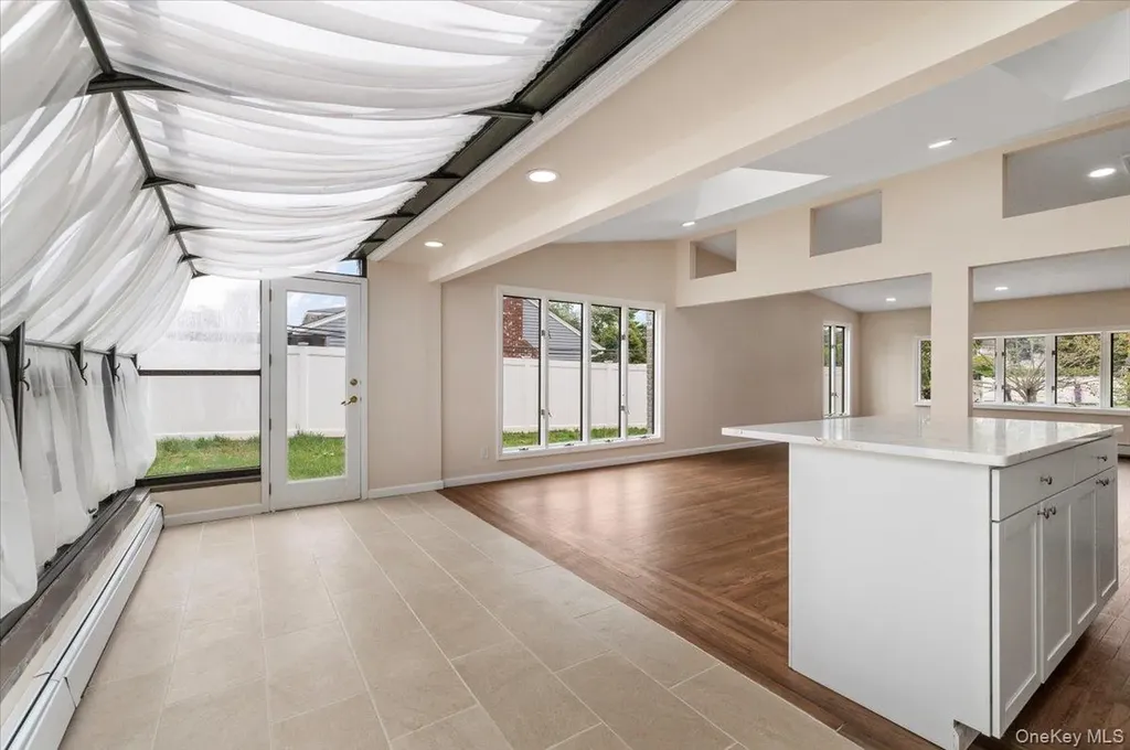 6 Nowick Lane Smithtown NY 11787