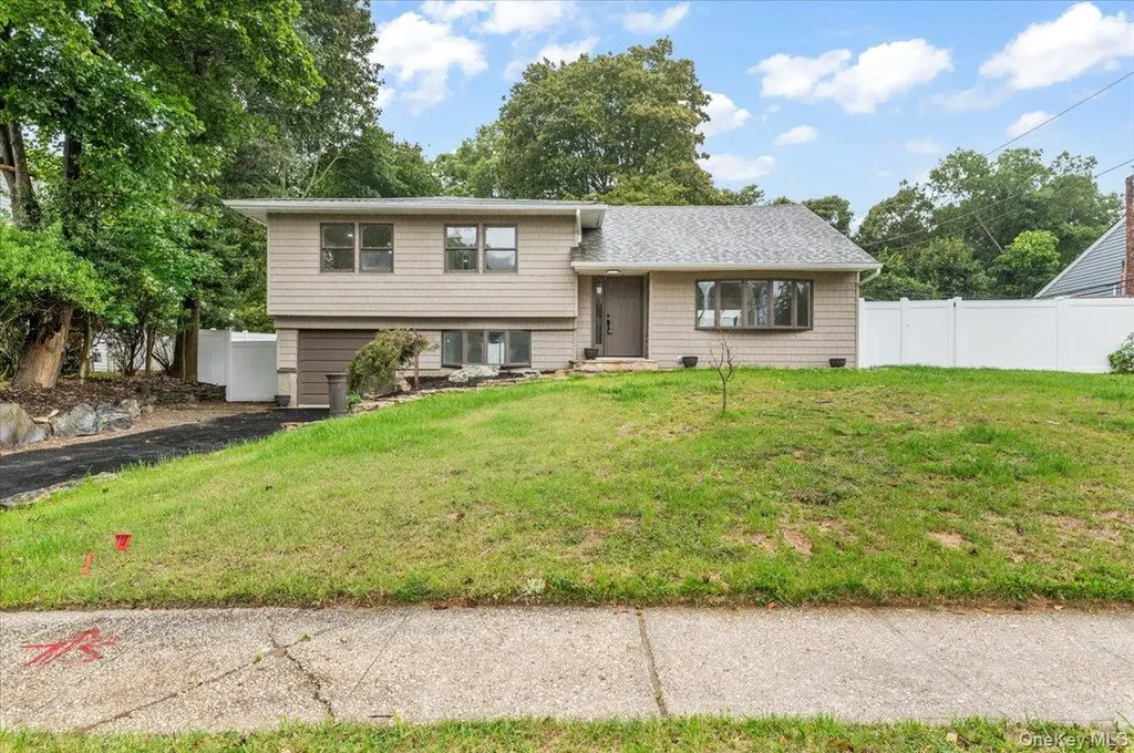 6 Nowick Lane Smithtown NY 11787