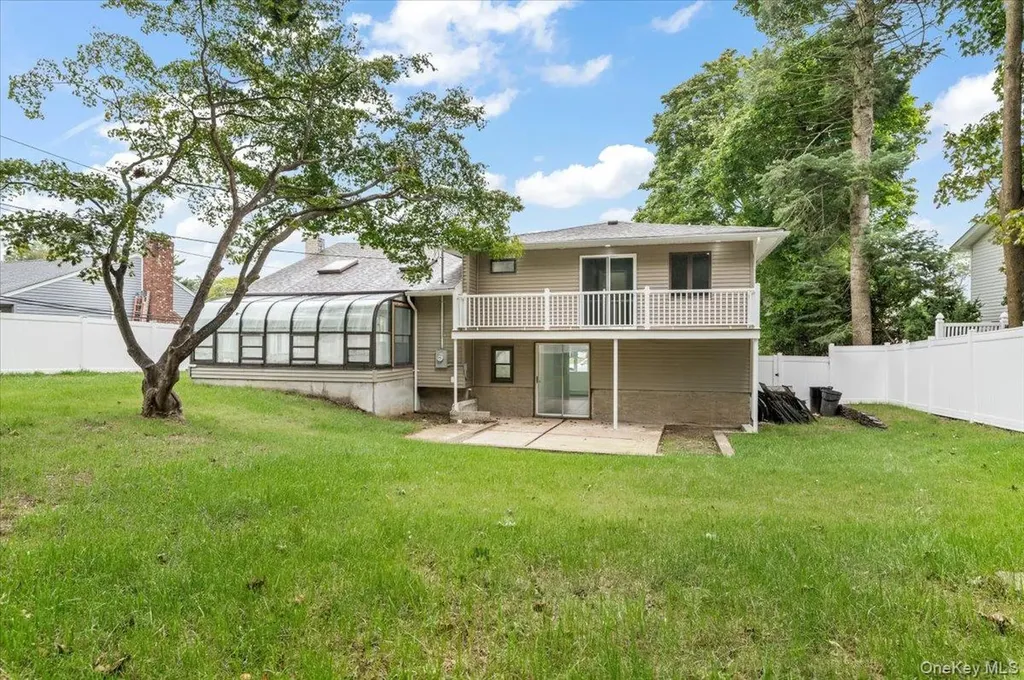6 Nowick Lane Smithtown NY 11787
