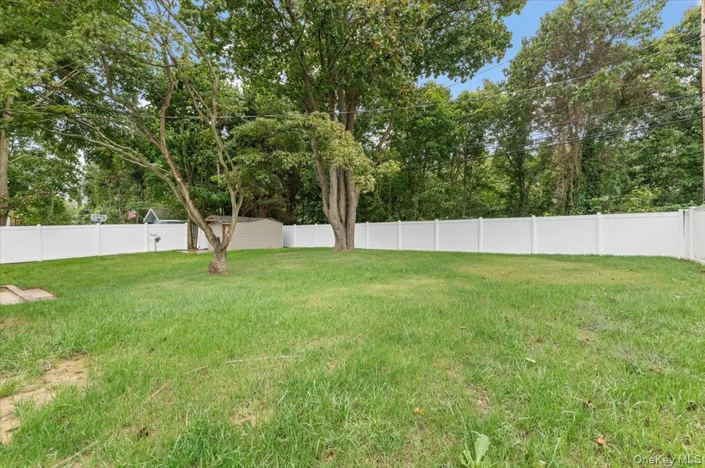 6 Nowick Lane Smithtown NY 11787