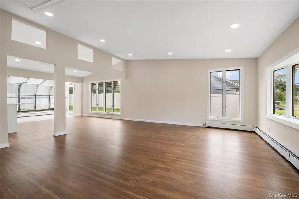6 Nowick Lane Smithtown NY 11787