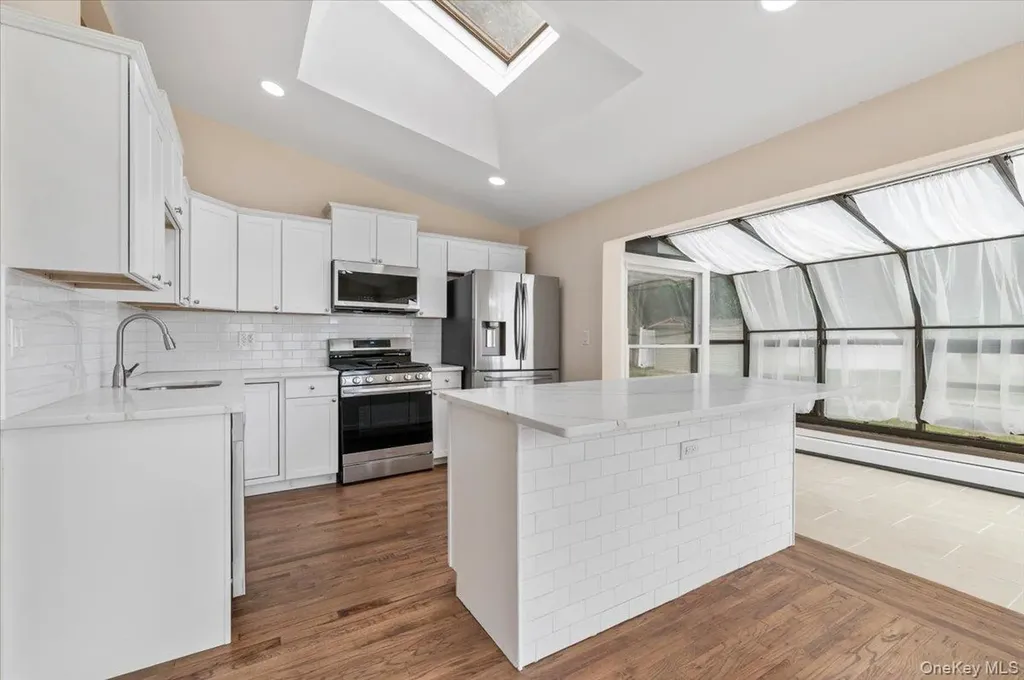 6 Nowick Lane Smithtown NY 11787