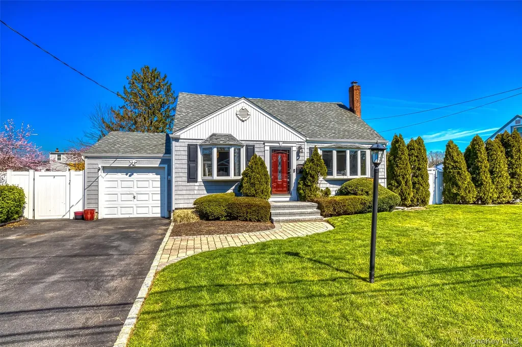 210 11th Street West Babylon NY 11704