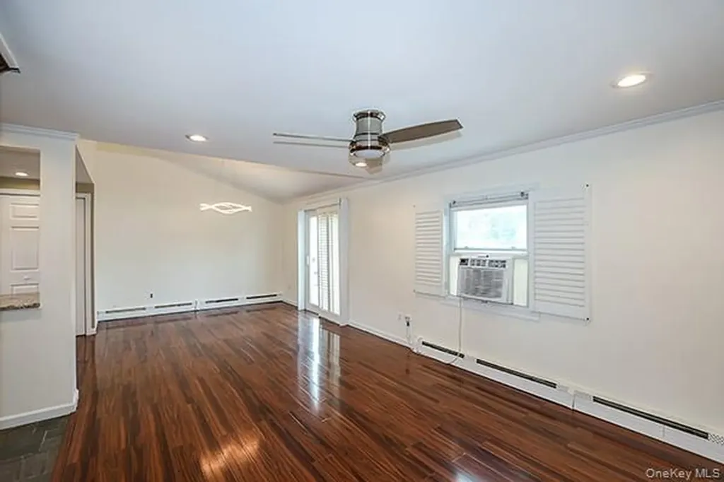 36 Torrey Pine Lane Medford NY 11763