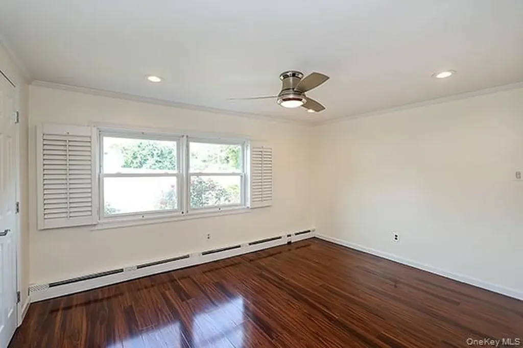 36 Torrey Pine Lane Medford NY 11763