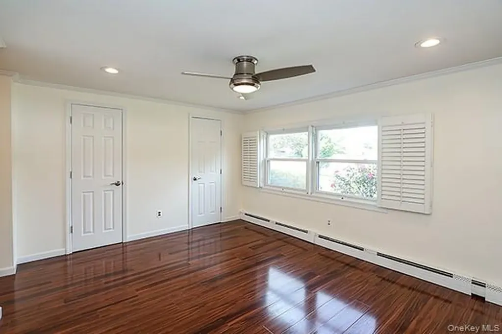 36 Torrey Pine Lane Medford NY 11763