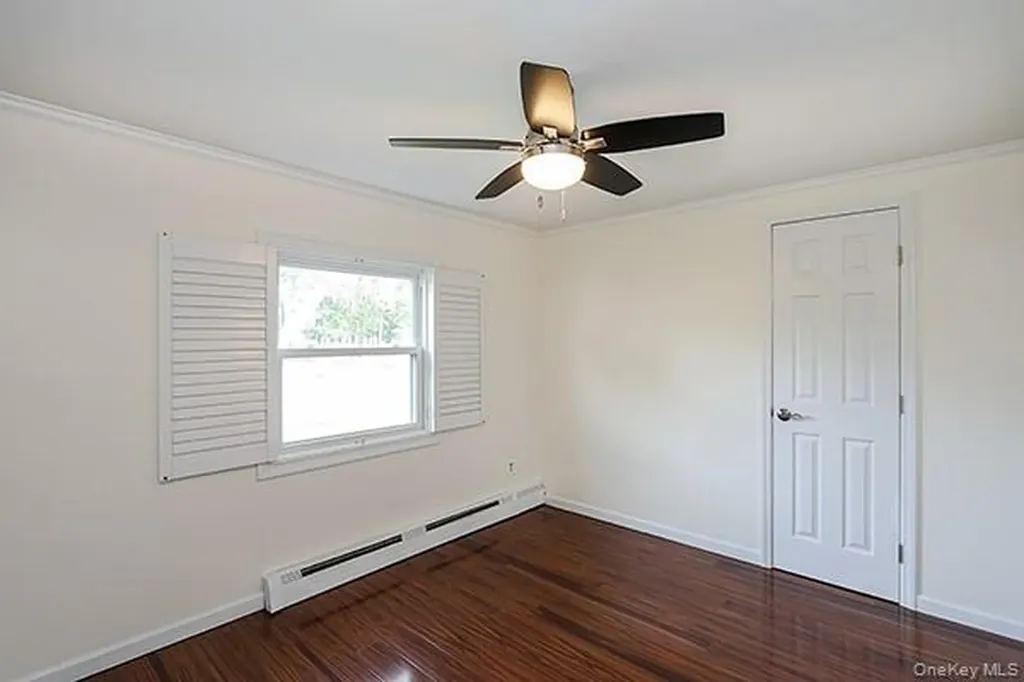 36 Torrey Pine Lane Medford NY 11763