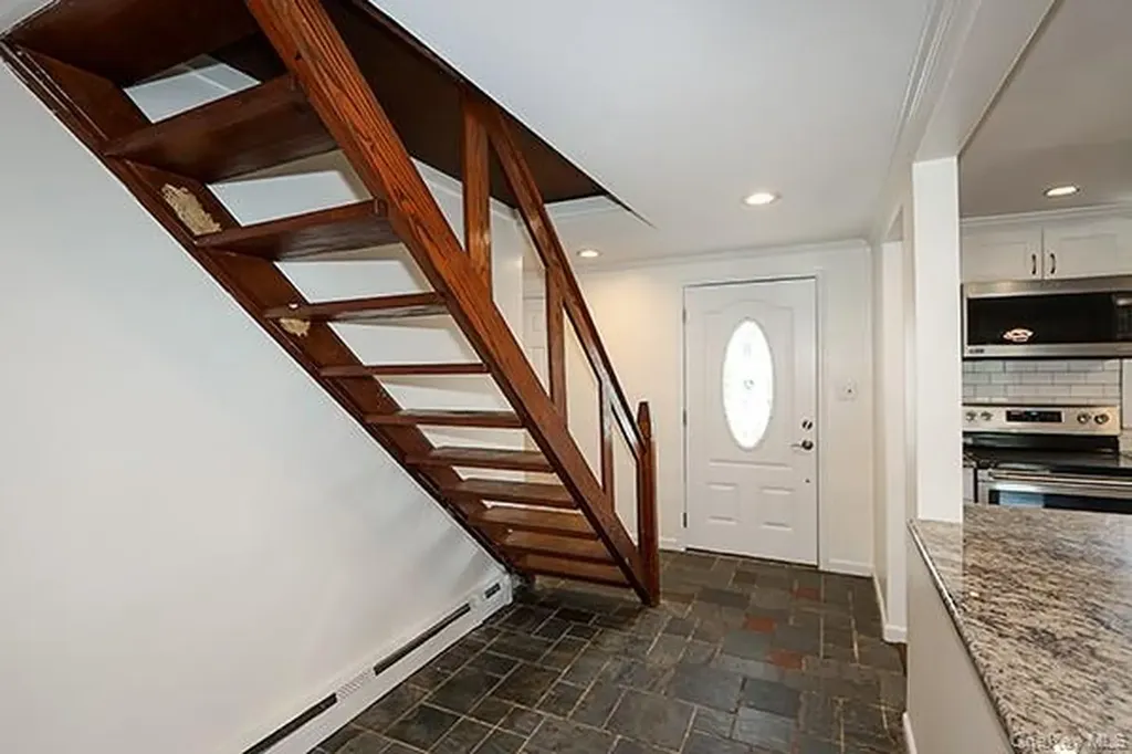 36 Torrey Pine Lane Medford NY 11763