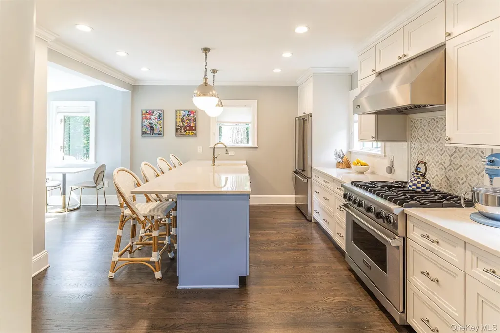 119 Pondfield Road W Bronxville NY 10708