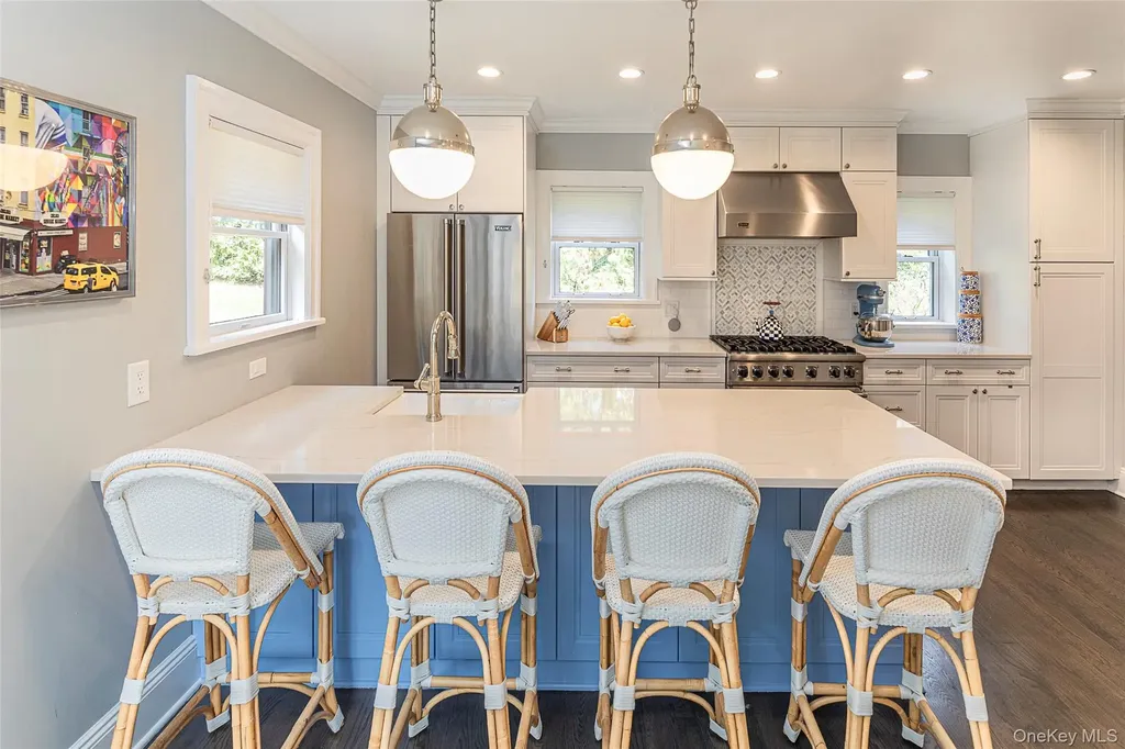 119 Pondfield Road W Bronxville NY 10708
