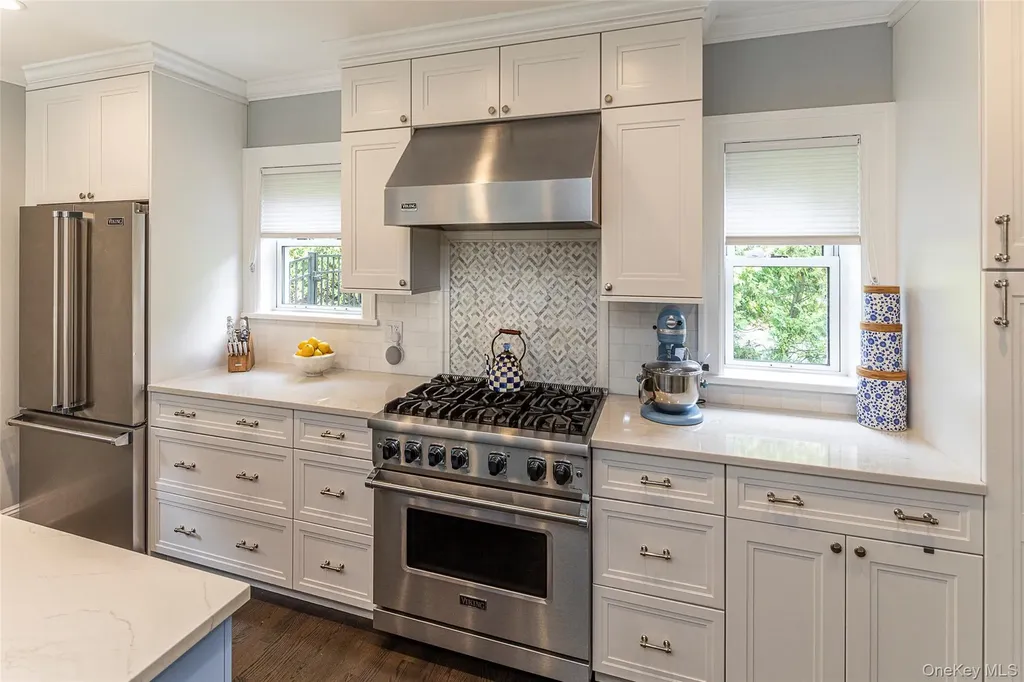 119 Pondfield Road W Bronxville NY 10708