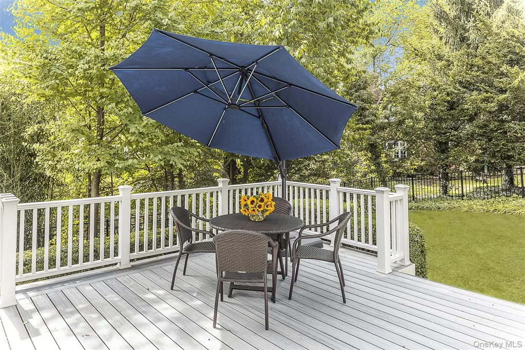 119 Pondfield Road W Bronxville NY 10708