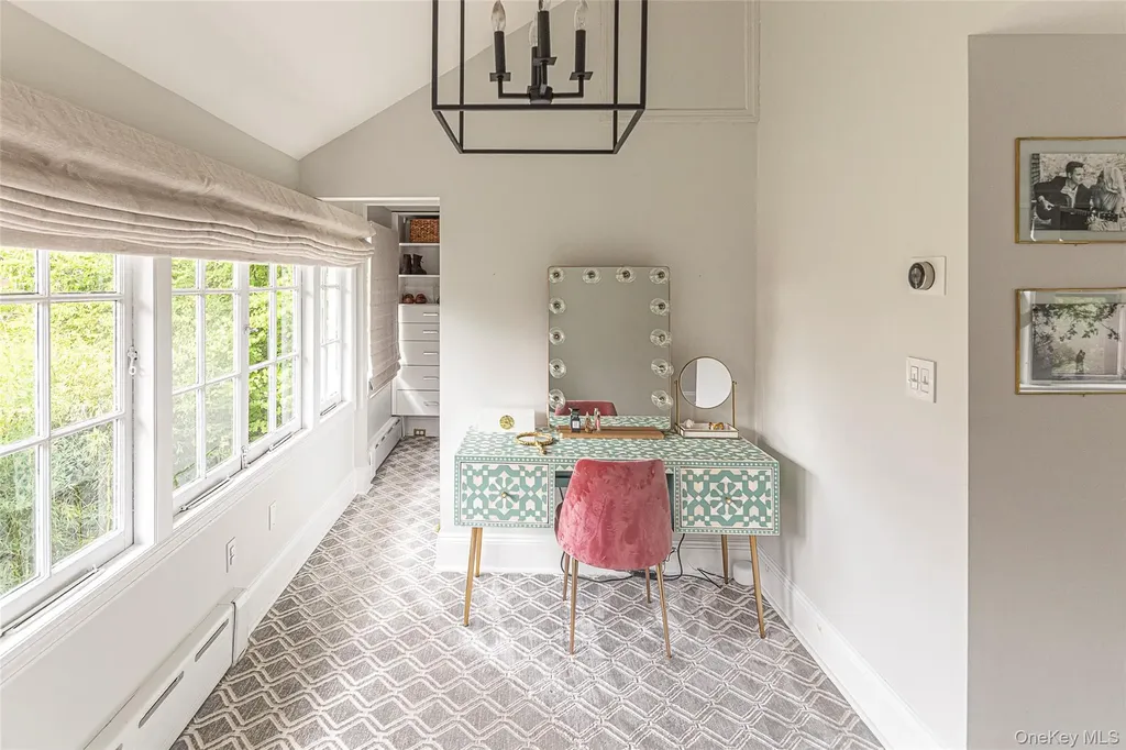 119 Pondfield Road W Bronxville NY 10708