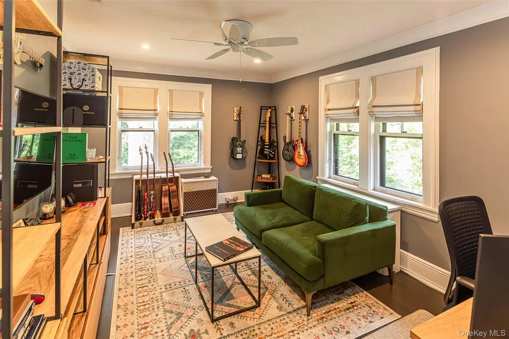 119 Pondfield Road W Bronxville NY 10708