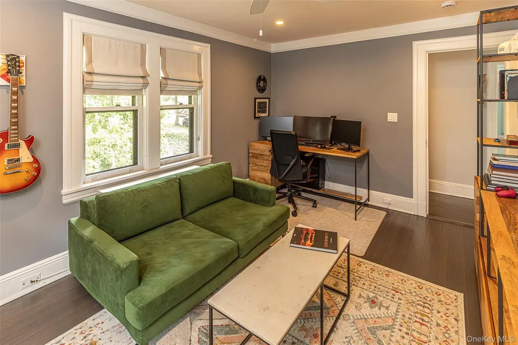119 Pondfield Road W Bronxville NY 10708