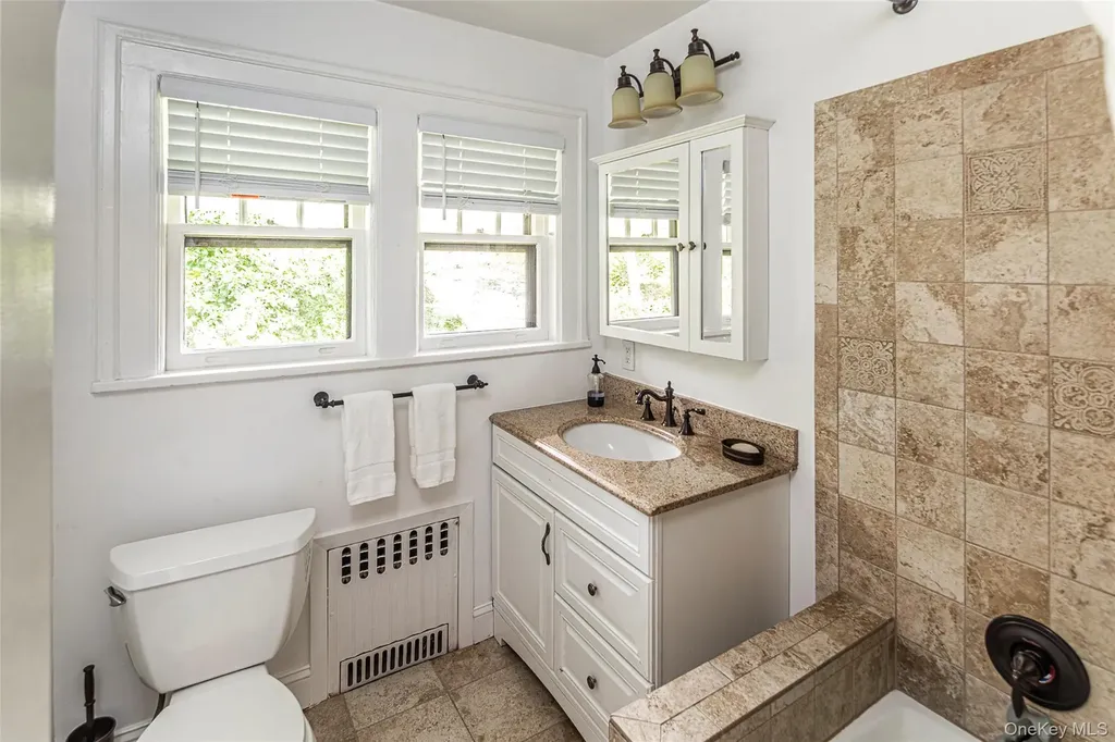 119 Pondfield Road W Bronxville NY 10708