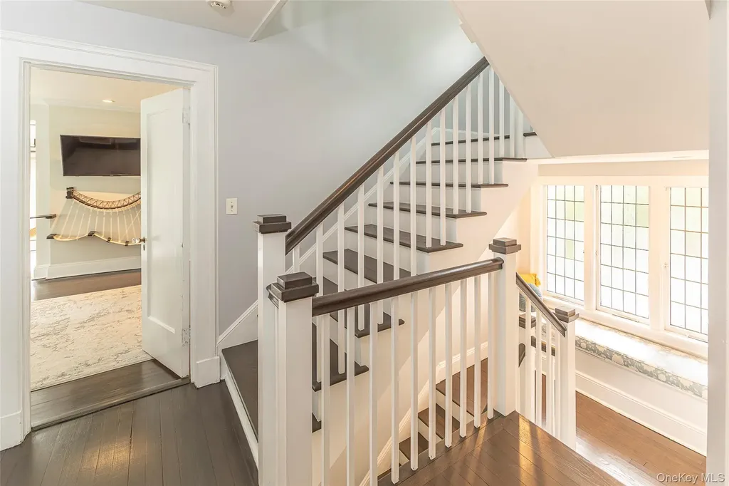 119 Pondfield Road W Bronxville NY 10708