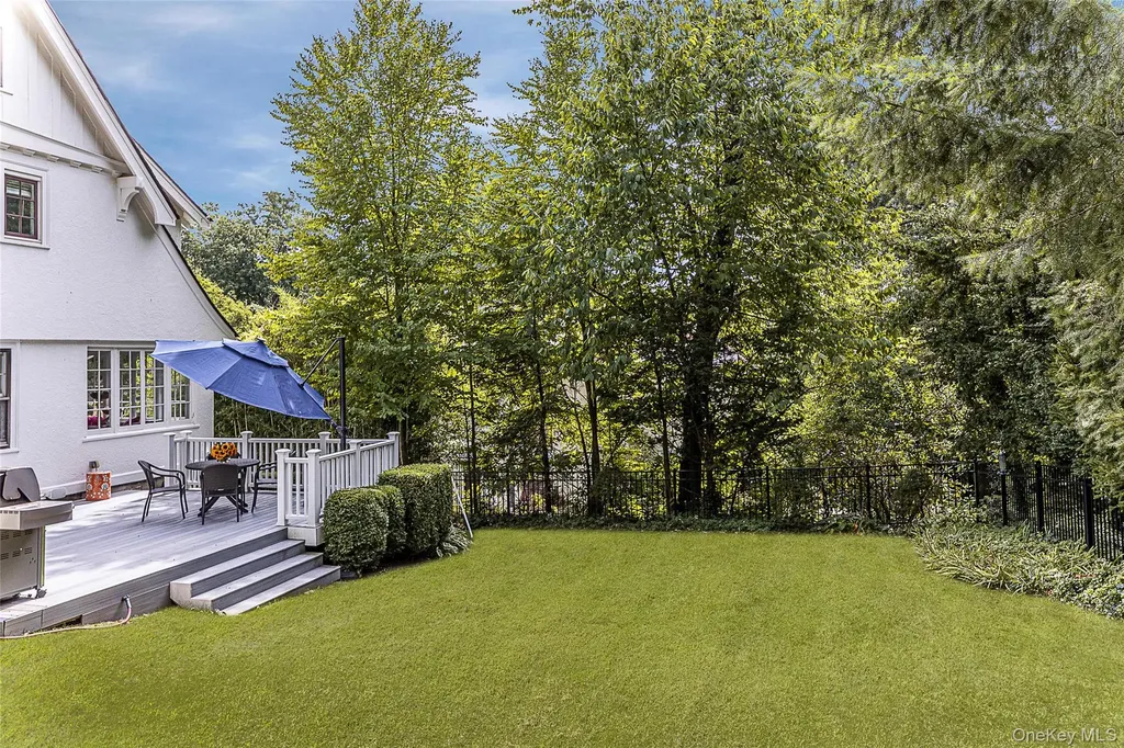 119 Pondfield Road W Bronxville NY 10708