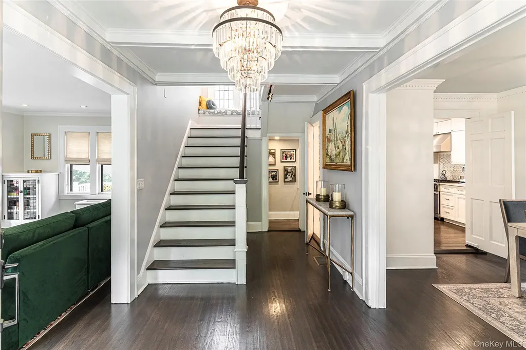 119 Pondfield Road W Bronxville NY 10708