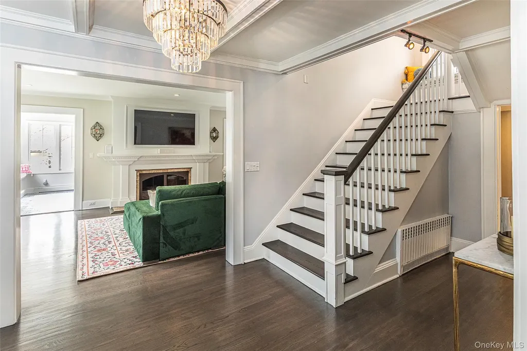 119 Pondfield Road W Bronxville NY 10708