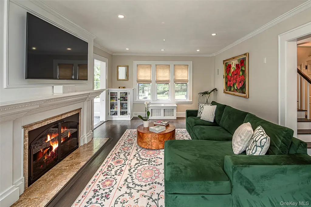 119 Pondfield Road W Bronxville NY 10708