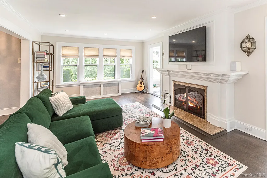 119 Pondfield Road W Bronxville NY 10708