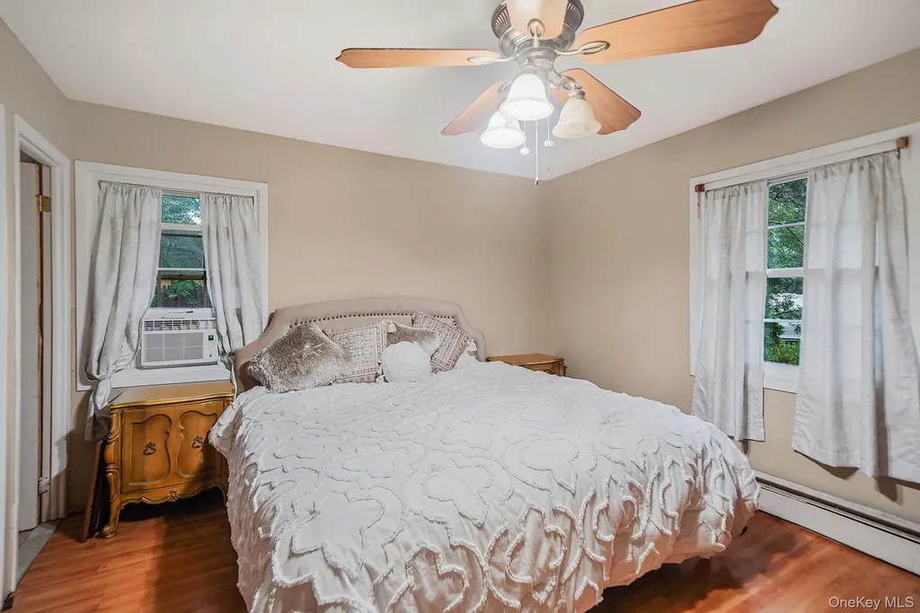 17 Whitmore Lane Coram NY 11727