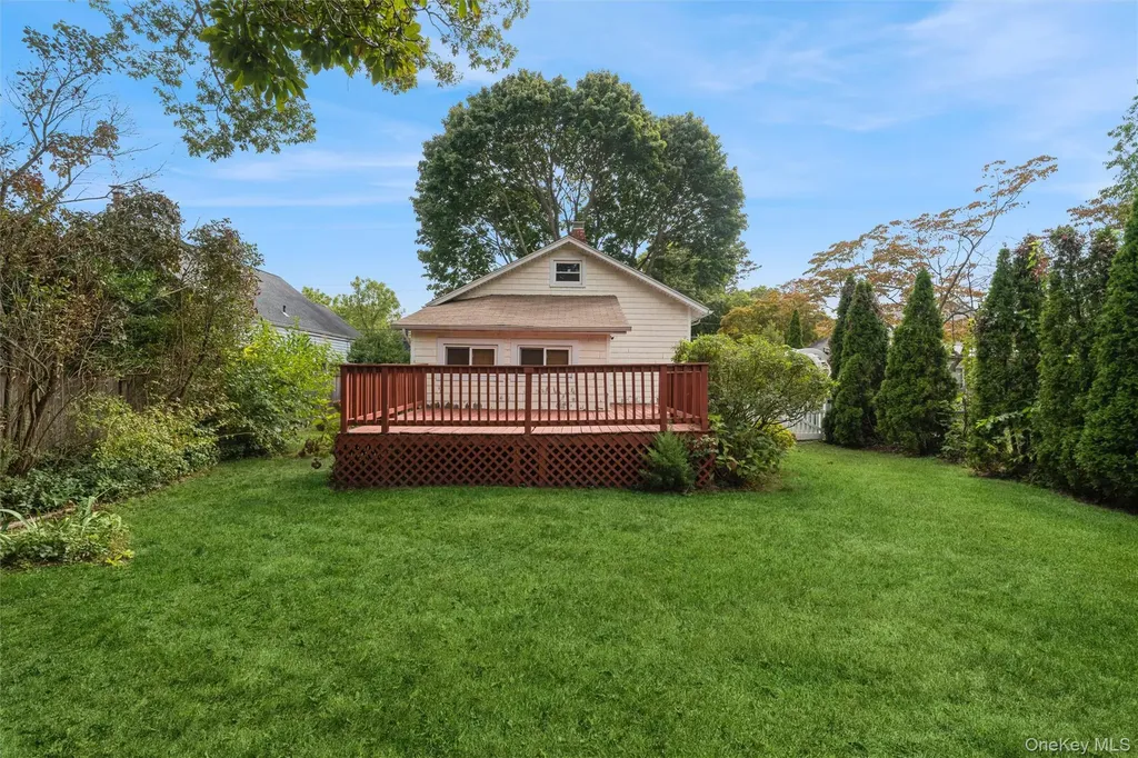 15 Lillian Place Patchogue NY 11772