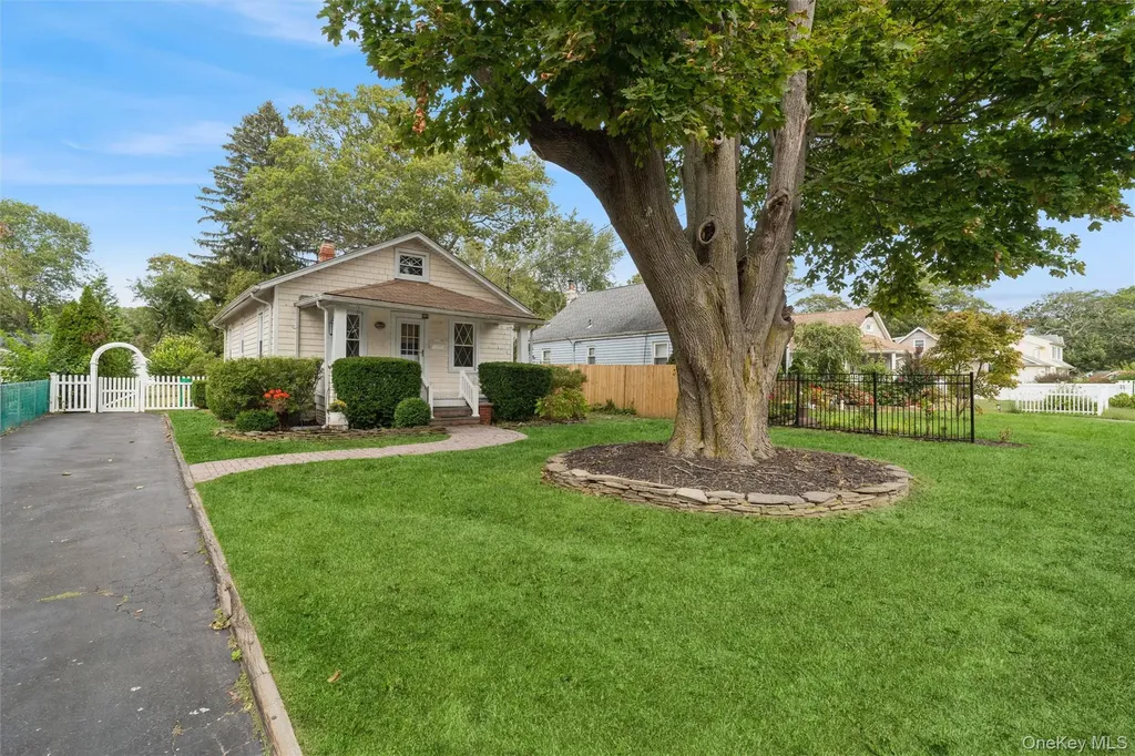15 Lillian Place Patchogue NY 11772