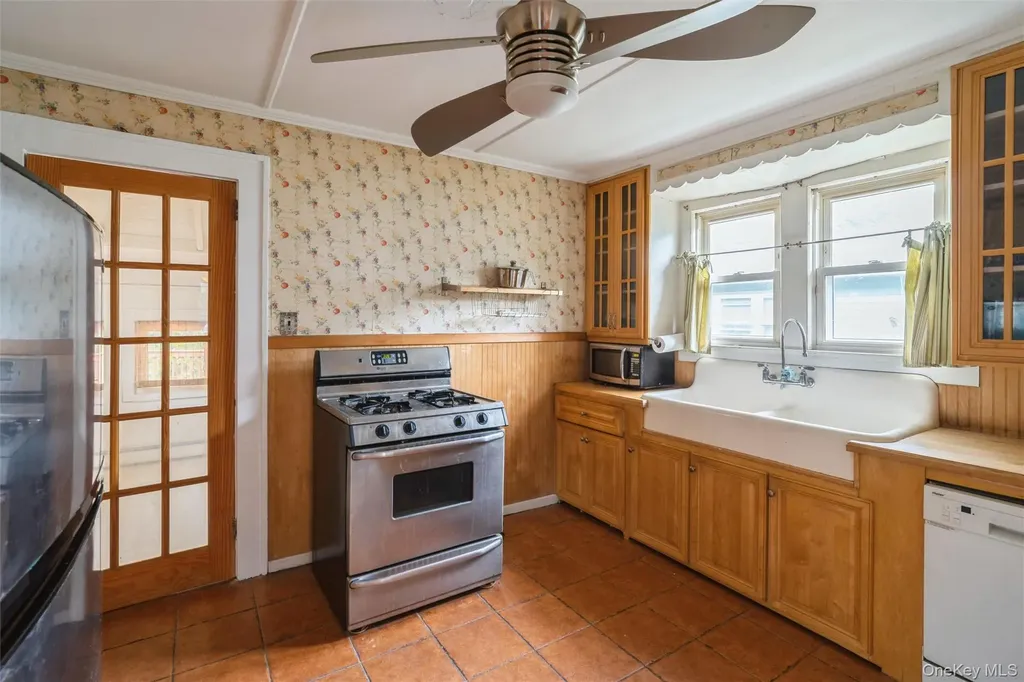 15 Lillian Place Patchogue NY 11772